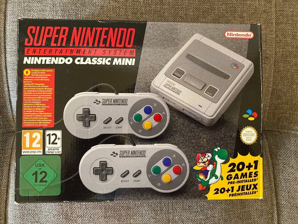 SNES Mini – volledig compleet + custom games, Ophalen of Verzenden, Zo goed als nieuw, Met 2 controllers