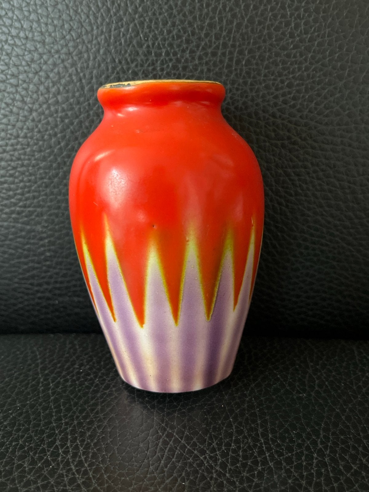 Kleine vintage vaas rood met paarse zigzag, Ophalen of Verzenden