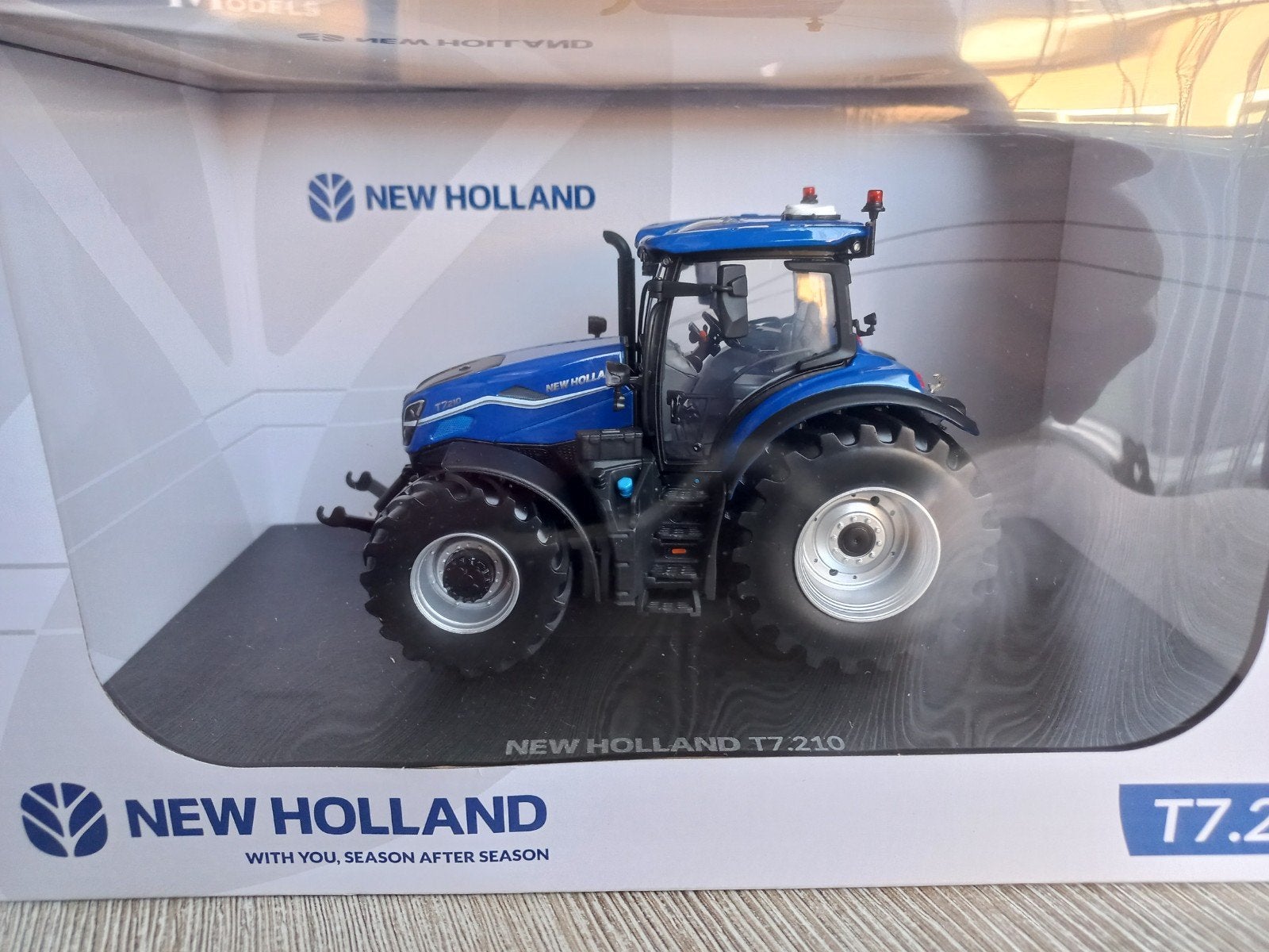 New Holland T7.210 UH, Ophalen of Verzenden, Nieuw, Tractor of Landbouw, Universal Hobbies