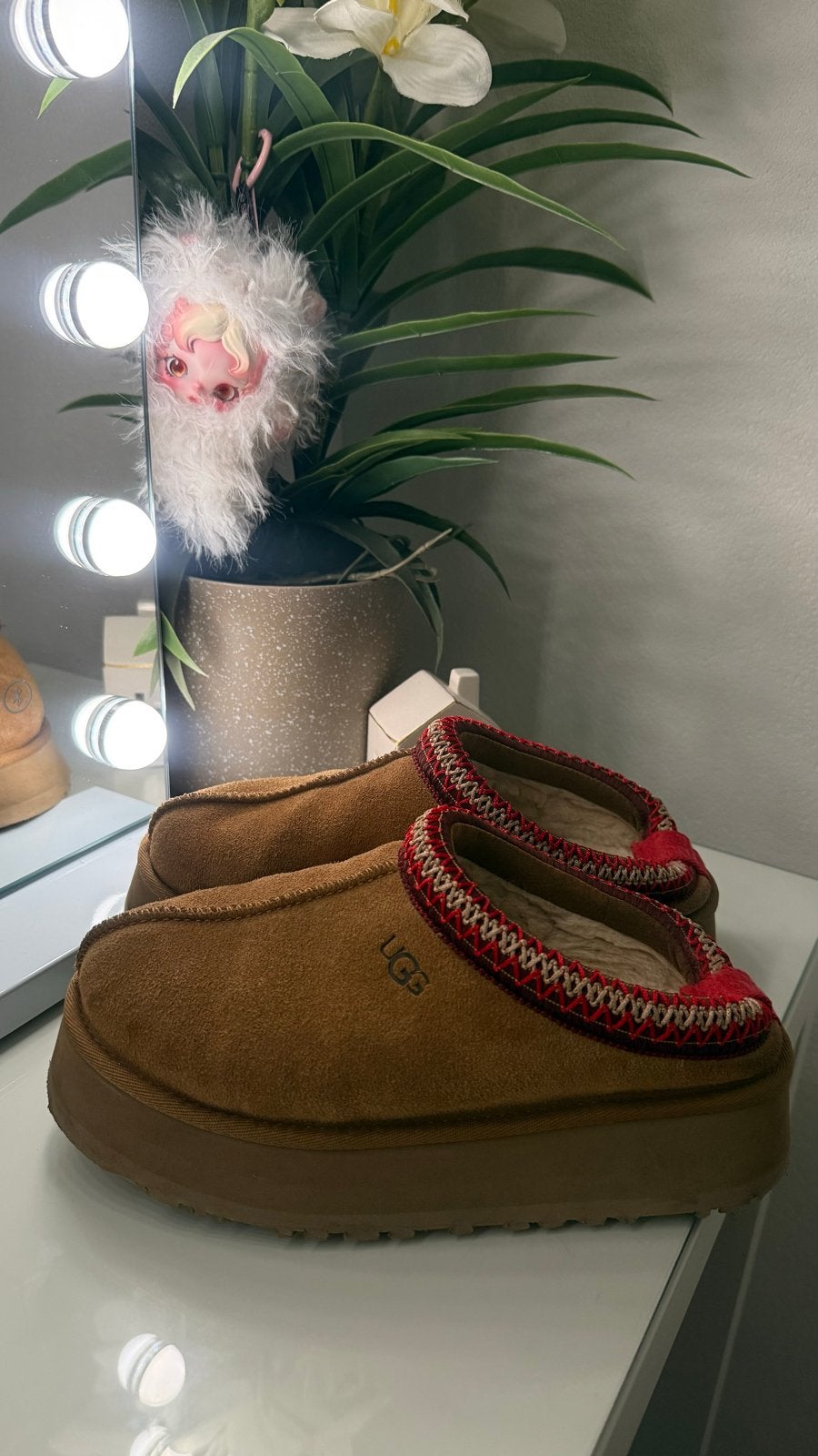 UGG Tazz pantoffels maat 37 - zelden gedragen, Kleding | Dames, Schoenen, Bruin, Ophalen of Verzenden, Pantoffels of Sloffen, Gedragen