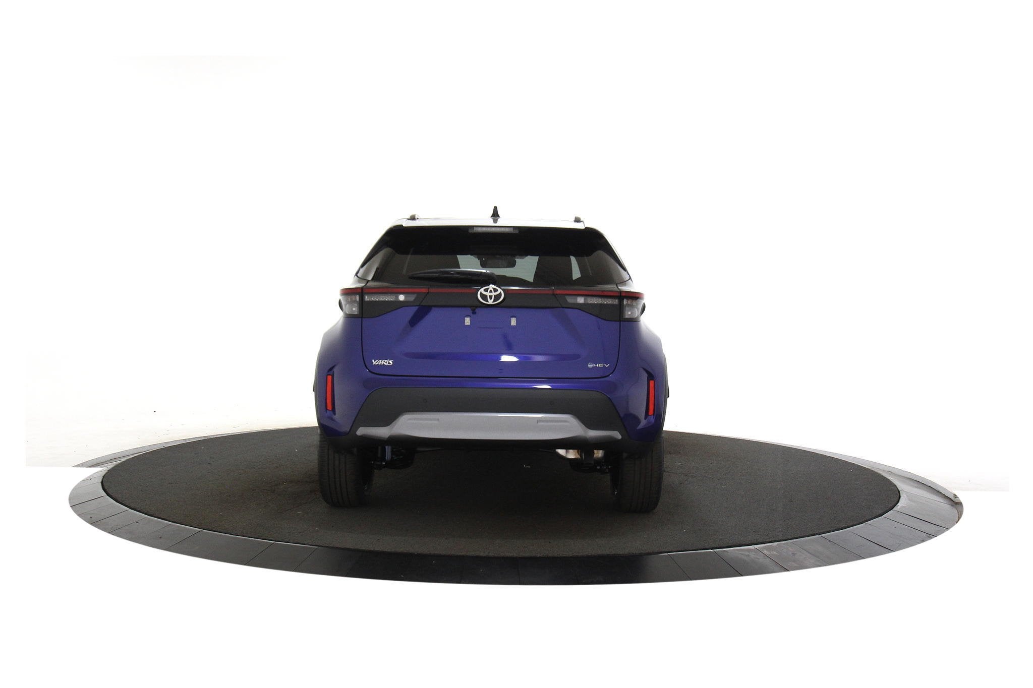 Toyota Yaris Cross 1.5 Hybrid 130 Executive Rondom zicht cam, 750 kg, 0 kWh, Blauw, 1490 cc