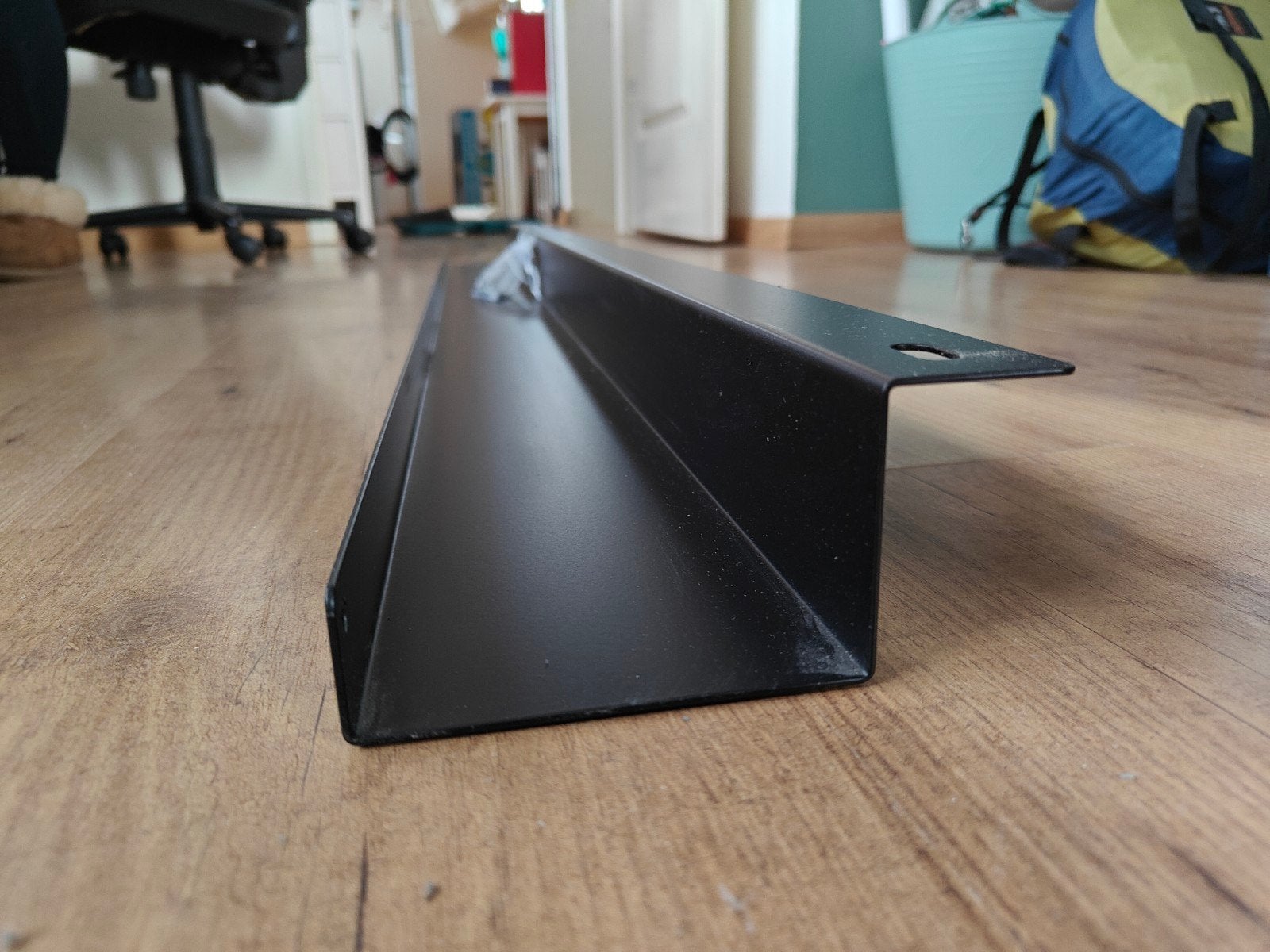 Kabelgoot voor onder bureau 135 cm breed, Huis en Inrichting, Ophalen, Gebruikt, Zwart, 135 cm