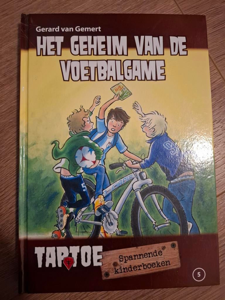Het Geheim van de Voetbalgame - Gerard van Gemert, Ophalen of Verzenden, Zo goed als nieuw, Gerard van Gemert, Fictie algemeen