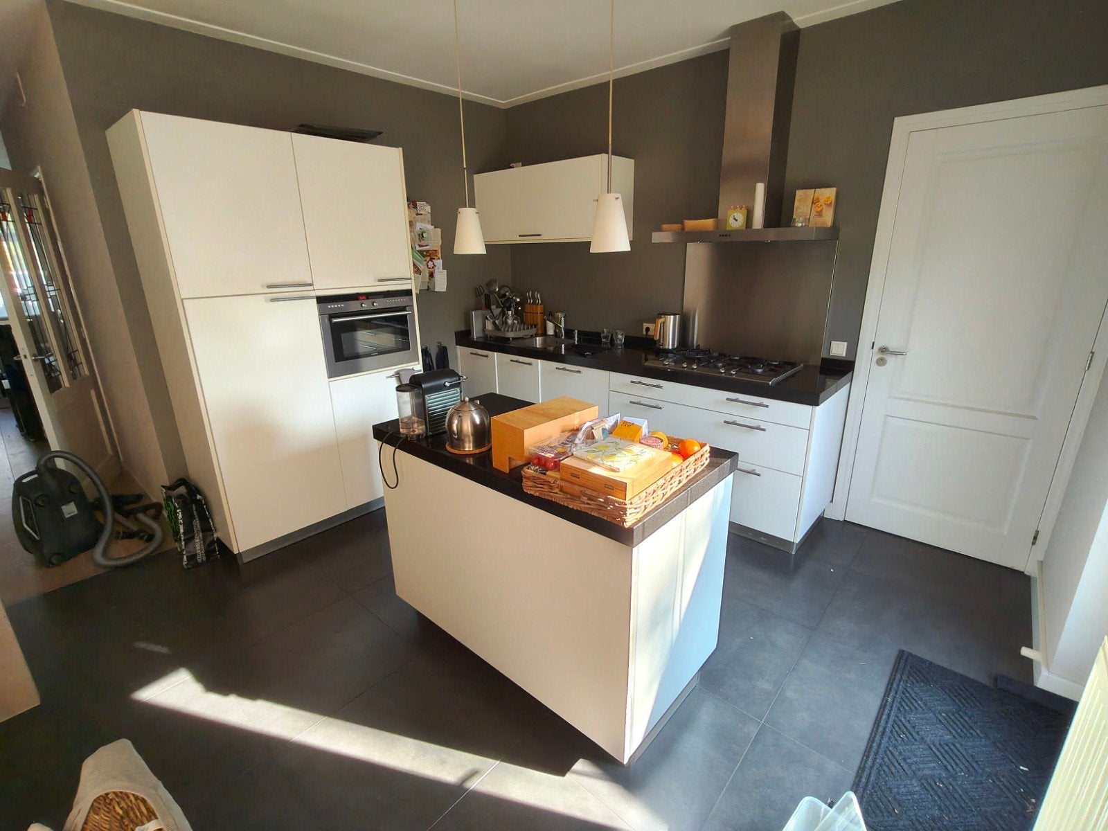 complete keuken, wit, zwart keukenblad composiet, eggersmann, Huis en Inrichting, Keuken | Complete keukens, Ophalen, Gebruikt