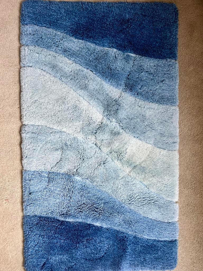 Prachtige badmat met bijbehorende wc mat 70x130., Ophalen of Verzenden, Zo goed als nieuw, Blauw