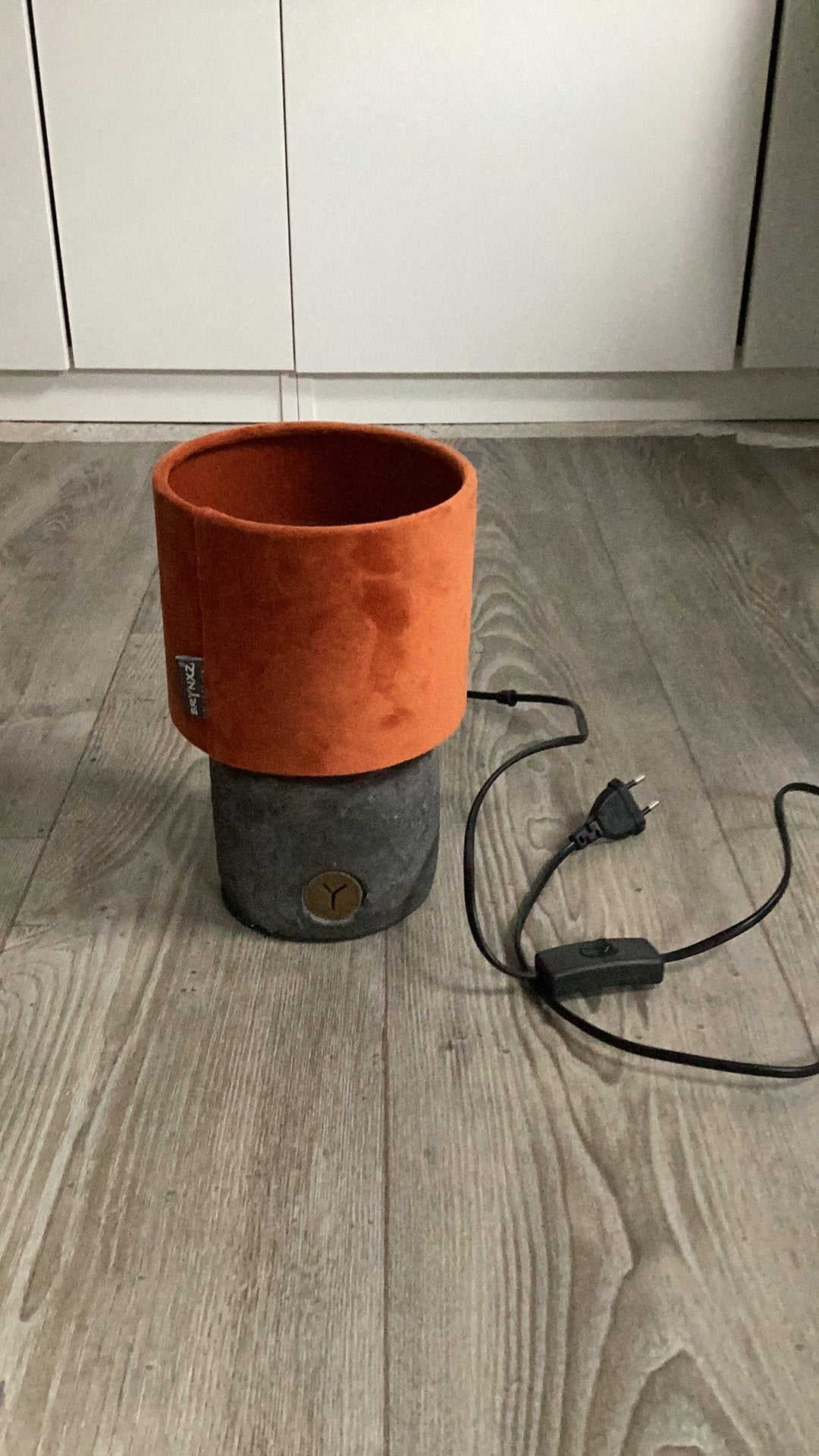 Tafellampje van Brynxz, Ophalen, Rond, Zo goed als nieuw, Aardewerk