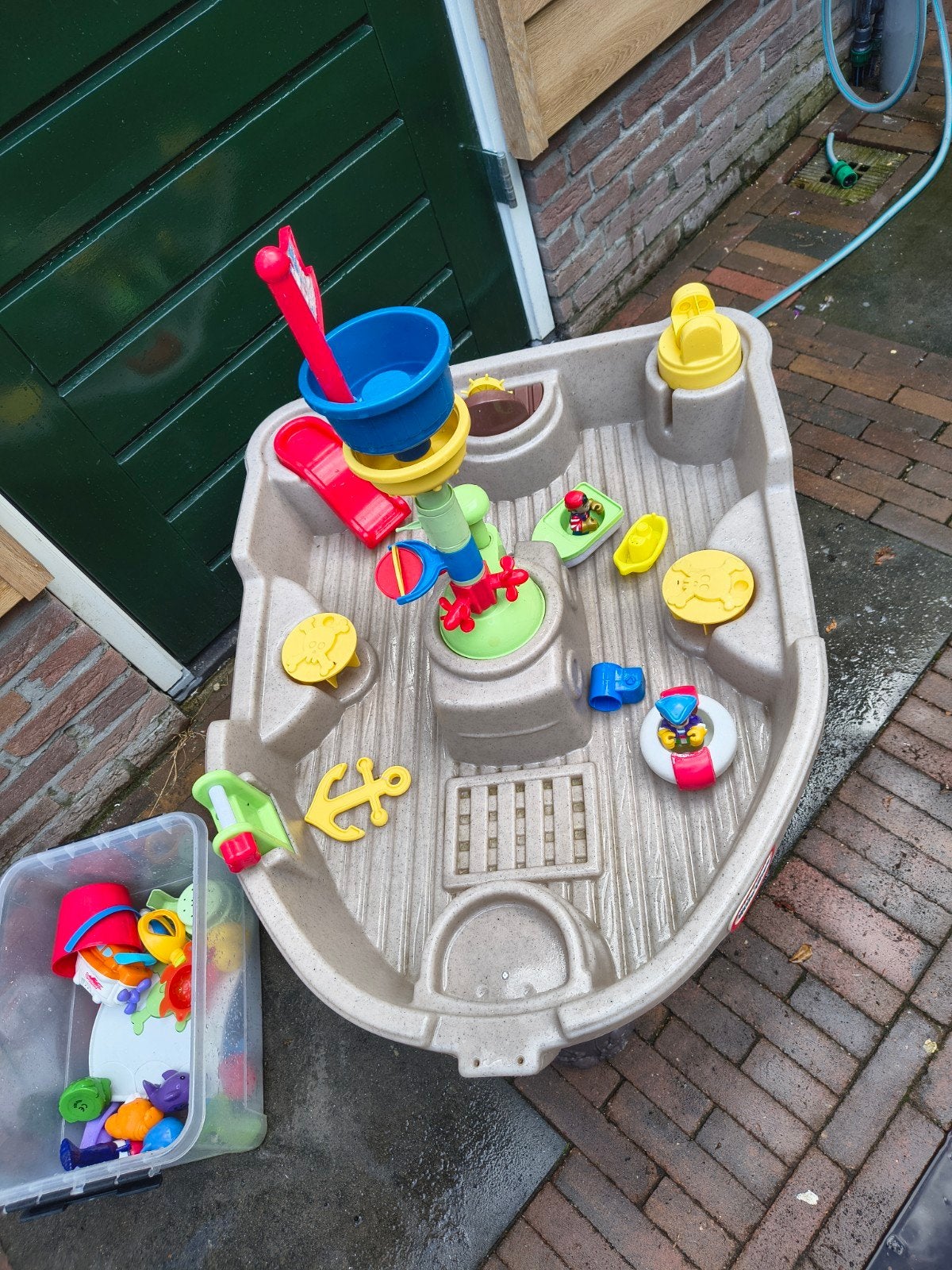 Zand- en watertafel in bootvorm met accessoires, Kinderen en Baby's, Speelgoed | Buiten | Los speelgoed, Ophalen of Verzenden