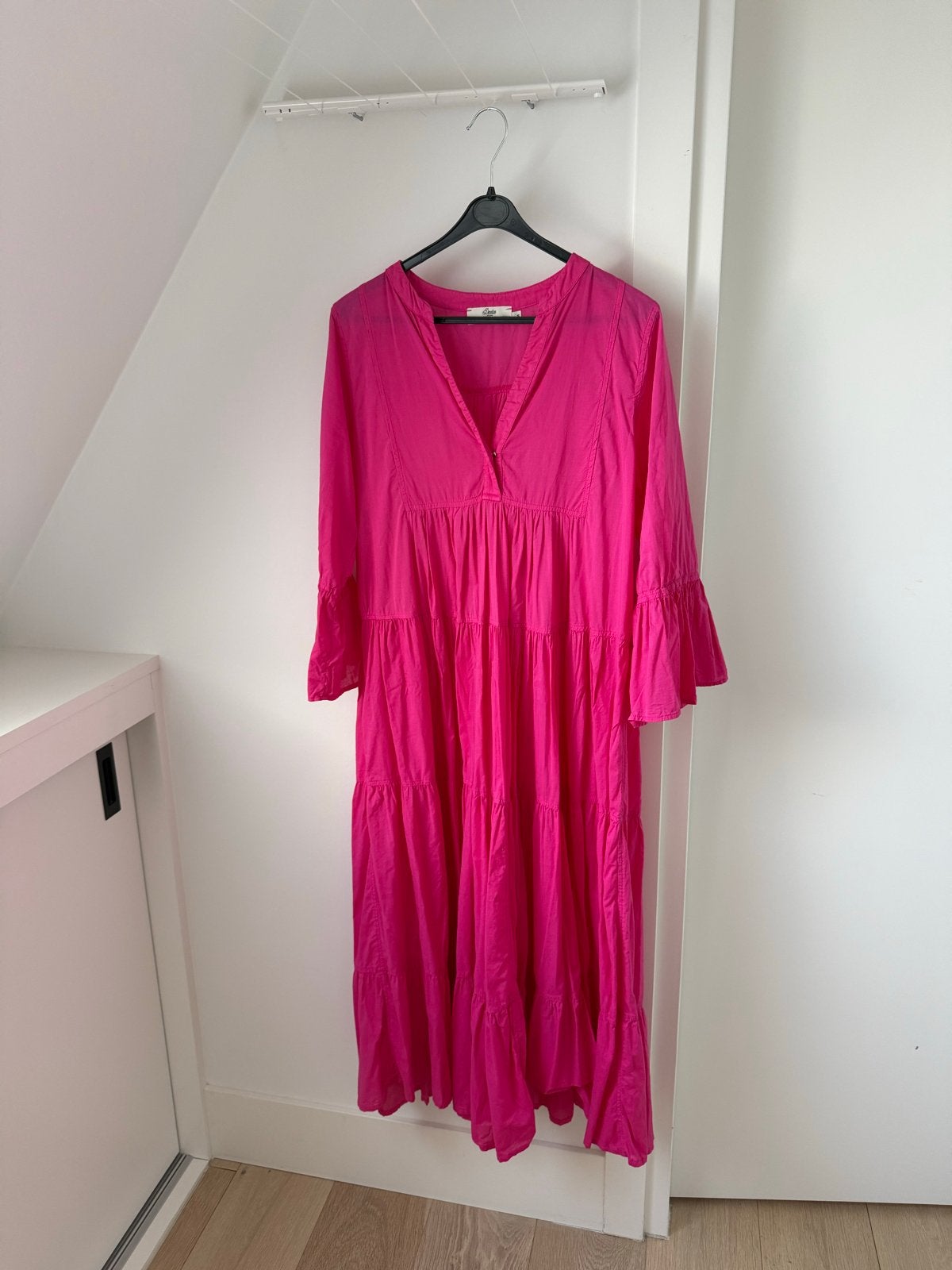 Devotion Twins Ella jurk in felroze - Maat M, Kleding | Dames, Maat 38/40 (M), Ophalen of Verzenden, Zo goed als nieuw, Roze