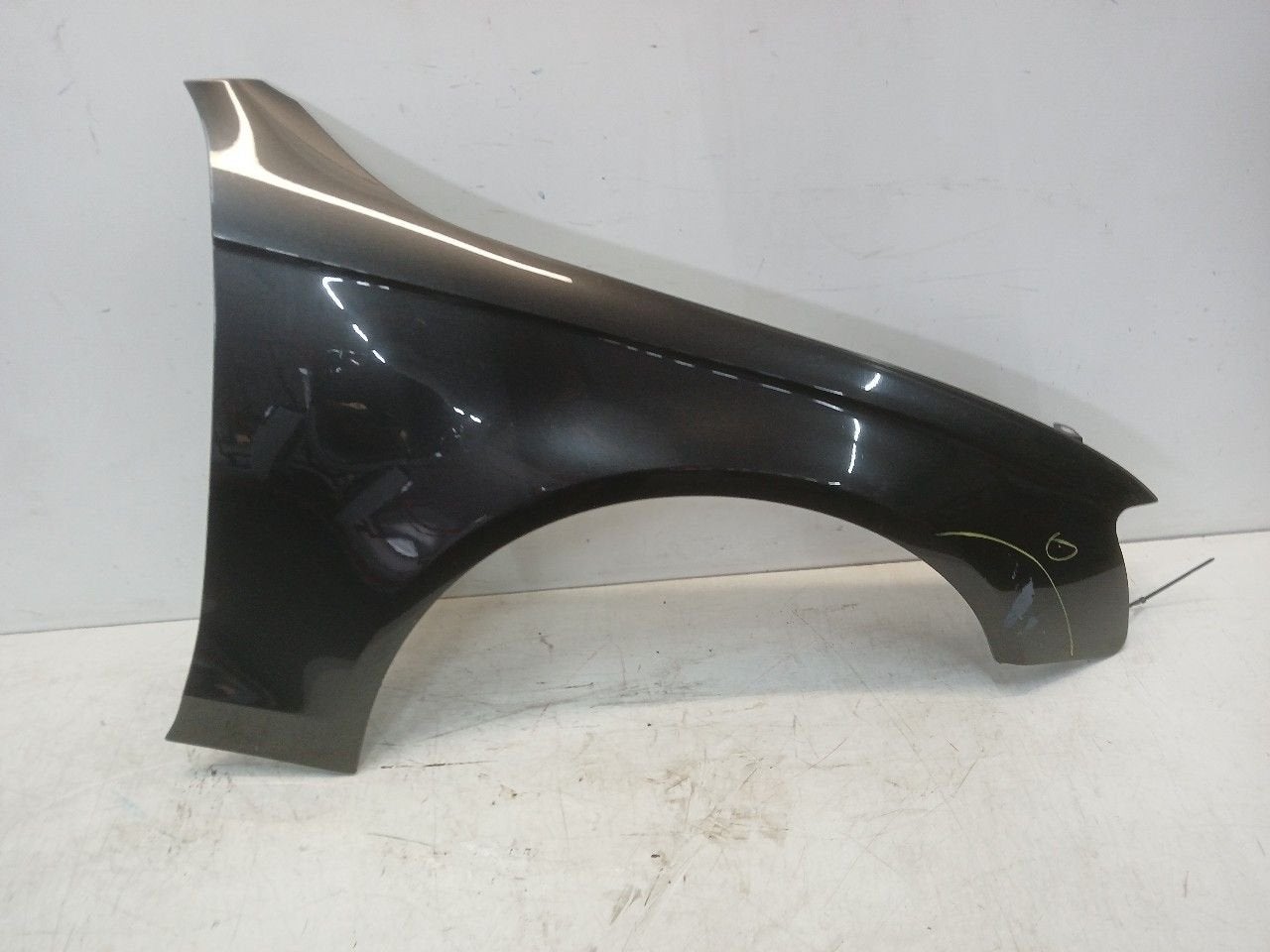 Spatbord rechts voor Audi A4, Auto-onderdelen, Onderdelen@venauto.nl, Van der Ven Autorecycling B.V., Gebruikt, Ettenseweg 76, 4706 PB Roosendaal, The Netherlands