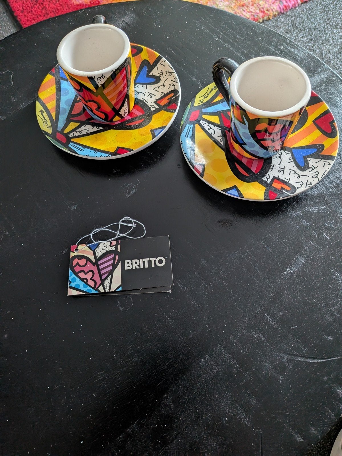 Kunst design Romero britto espresso servies, Antiek en Kunst, Meerkleurig, Ophalen of Verzenden, Gemerkt, Steen/keramiek