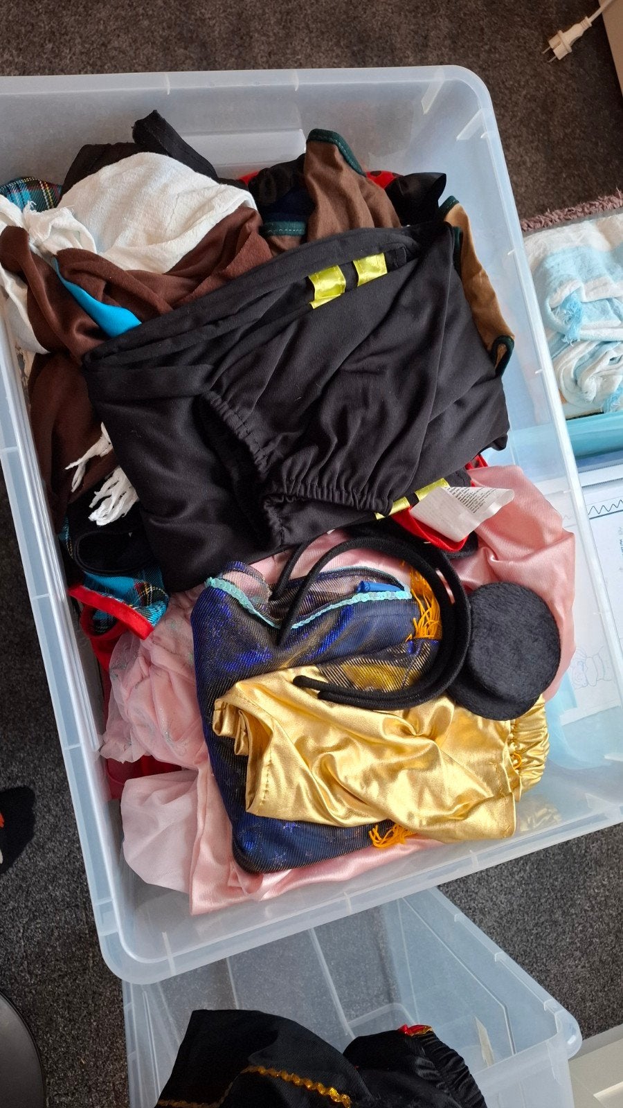 Grote bak vol verkleedkleren voor kinderen, Kinderen en Baby's, Ophalen of Verzenden, Gebruikt, 122 t/m 128, Jongen of Meisje