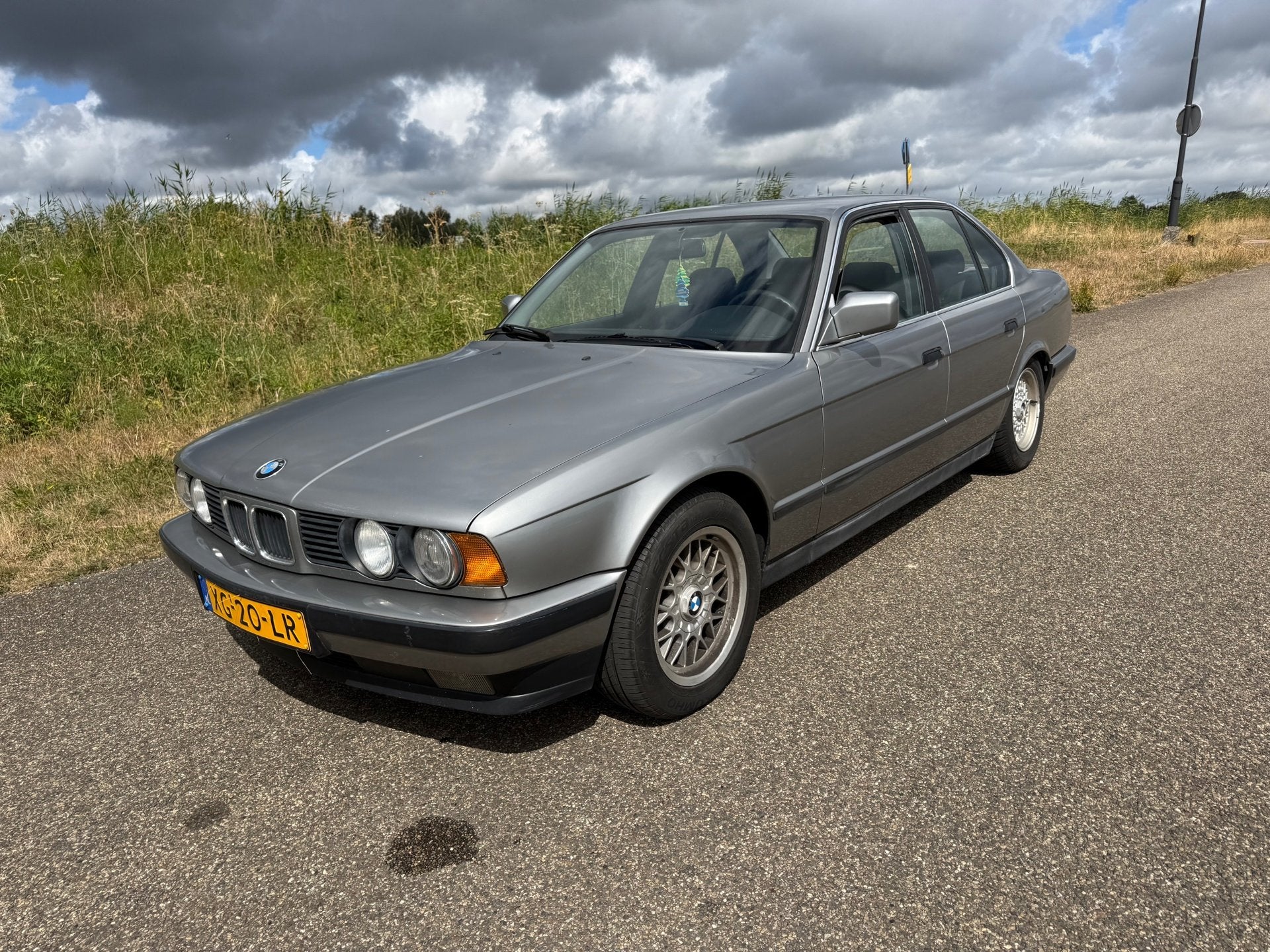 BMW 5-serie 520i yountimer! incl NAP & NIEUWE APK !, 127 pk, Achterwielaandrijving, Gebruikt, 4 stoelen