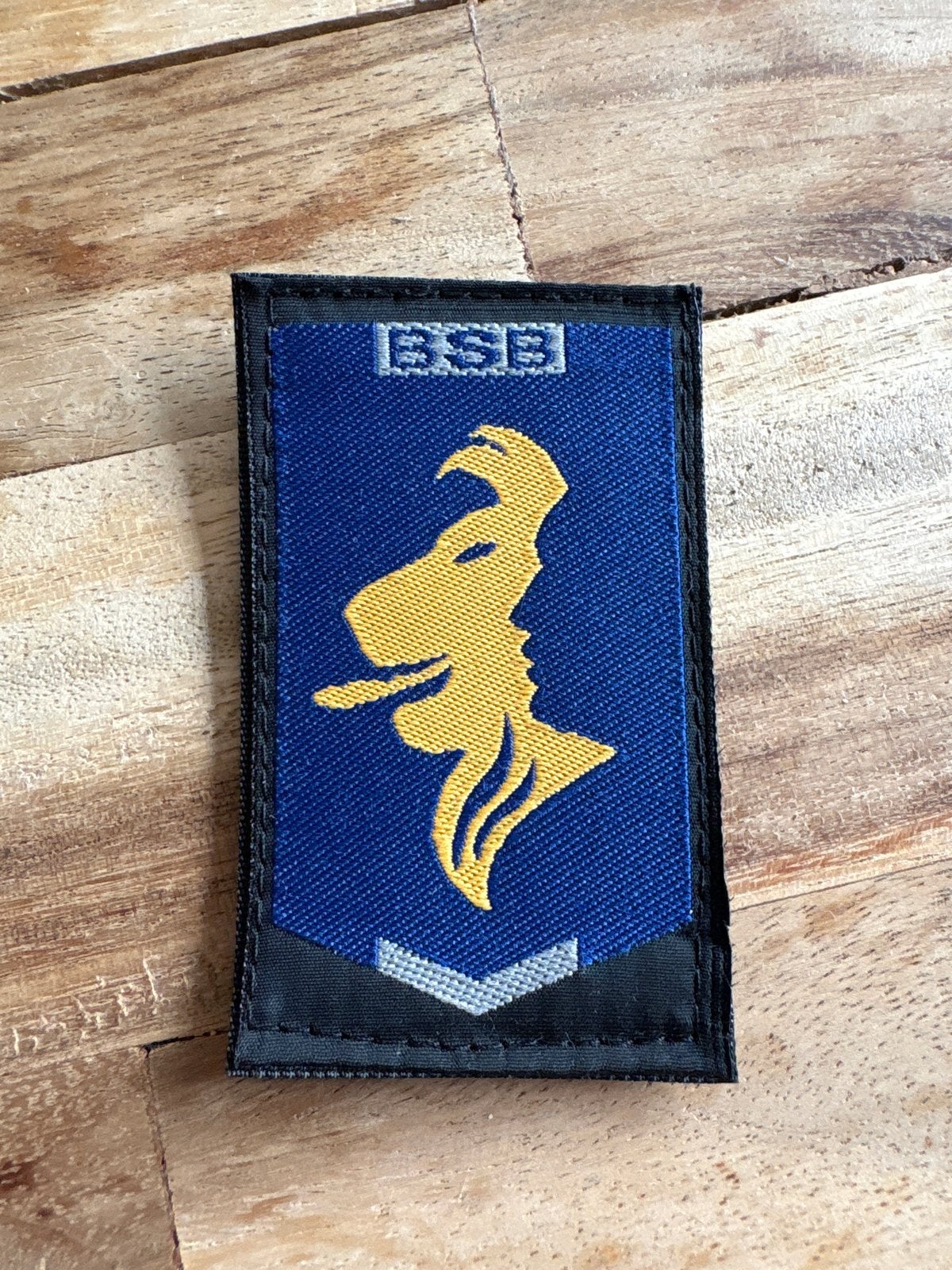 Mouwembleem bsb koninklijke marechaussee, Verzamelen, Verzenden, Marechaussee, Nederland, Embleem of Badge