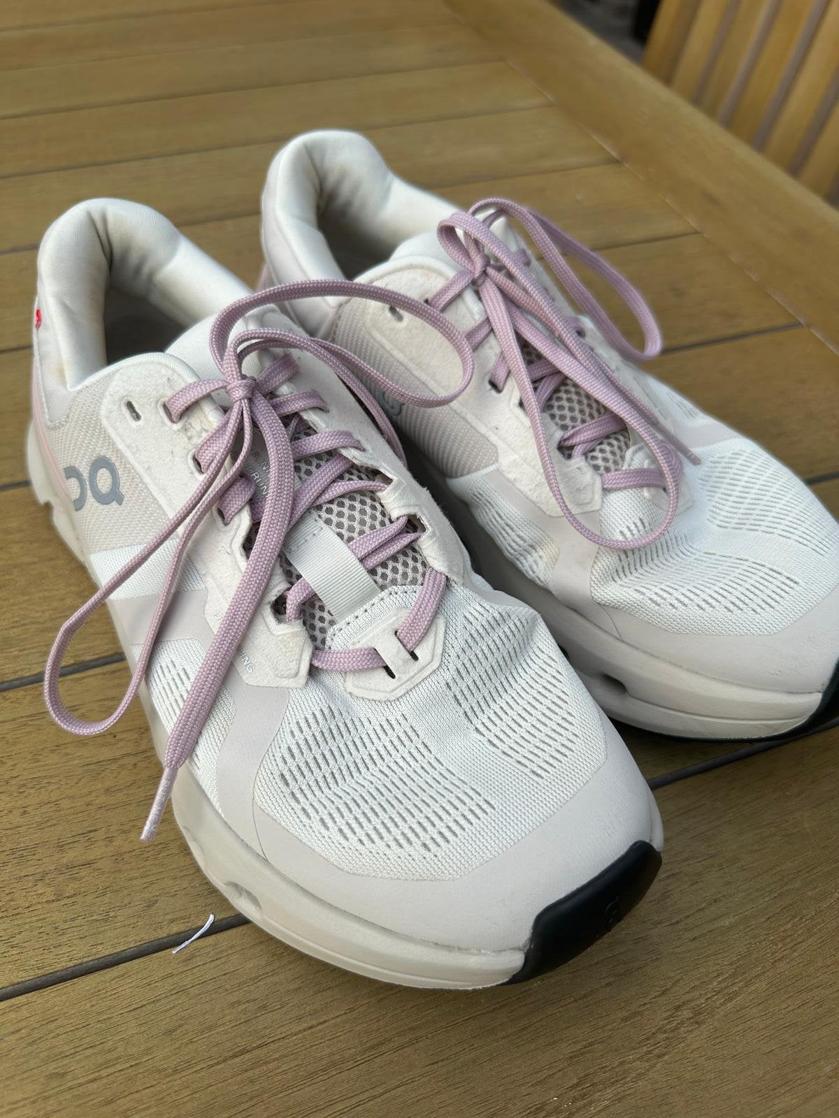On schoenen cloudrunner 2 maat 40,5, Sport en Fitness, Loopsport en Atletiek, Zo goed als nieuw, Overige typen, Overige merken