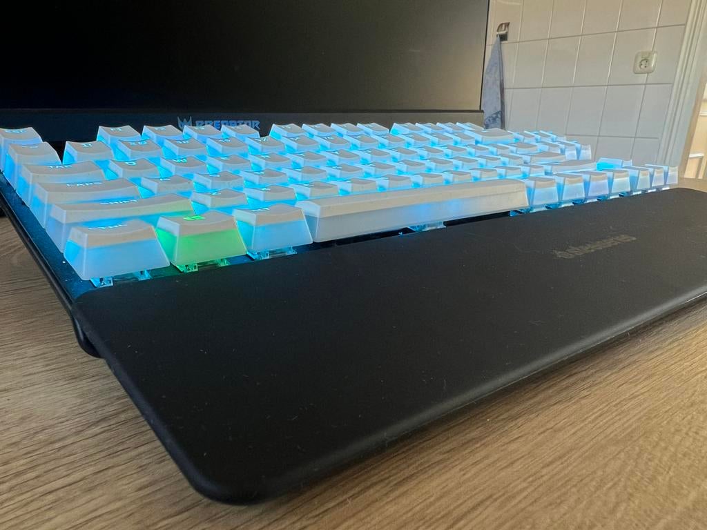 Steelseries Apex pro tkl met witte pudding keycaps, Computers en Software, Toetsenborden, Gaming toetsenbord, Ophalen of Verzenden