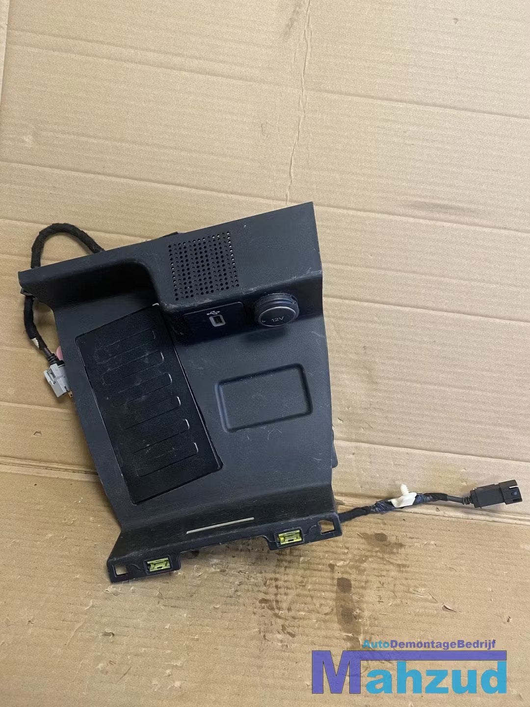 FORD FOCUS 4 MIddenconsole 12V usb draadloos opladen 2018+, Auto-onderdelen, Gebruikt, Info@ford.com, Ophalen of Verzenden, Ford