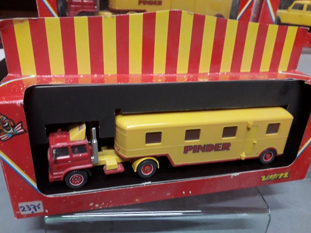 4 VINTAGE VEREM PINDER CIRCUS WAGENS NIEUW IN DOOS, Ophalen of Verzenden, Nieuw, Bus of Vrachtwagen, Overige merken