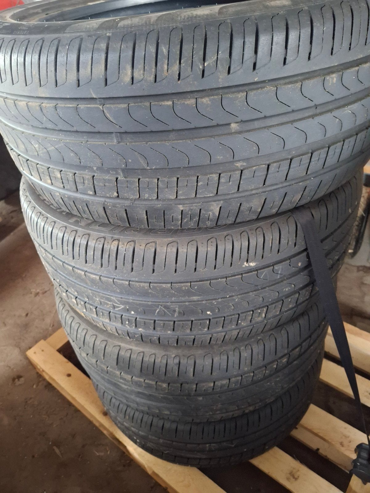 Zomerbanden. 275/40R21 profiel ongeveer 4 mm, 275 mm, Ophalen of Verzenden, Band(en), Zomerbanden