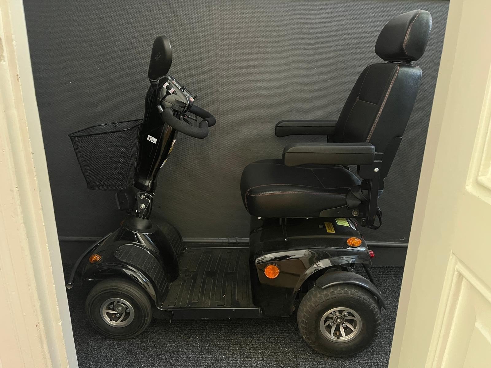 Mango Mobility Panther S4 – zwart, Ophalen, Zo goed als nieuw, 36 t/m 45 km, Mango