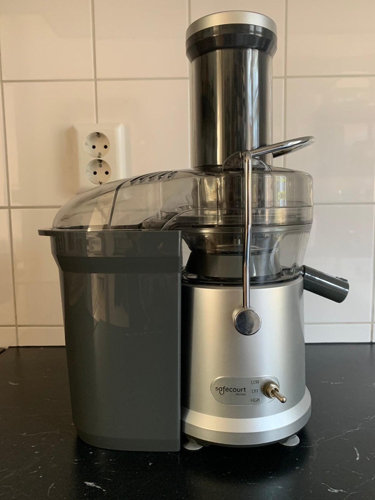 Safecourt Juicer JE100 sapcentrifuge, Witgoed en Apparatuur, Ophalen, Zo goed als nieuw, Elektrisch, Sapcentrifuge