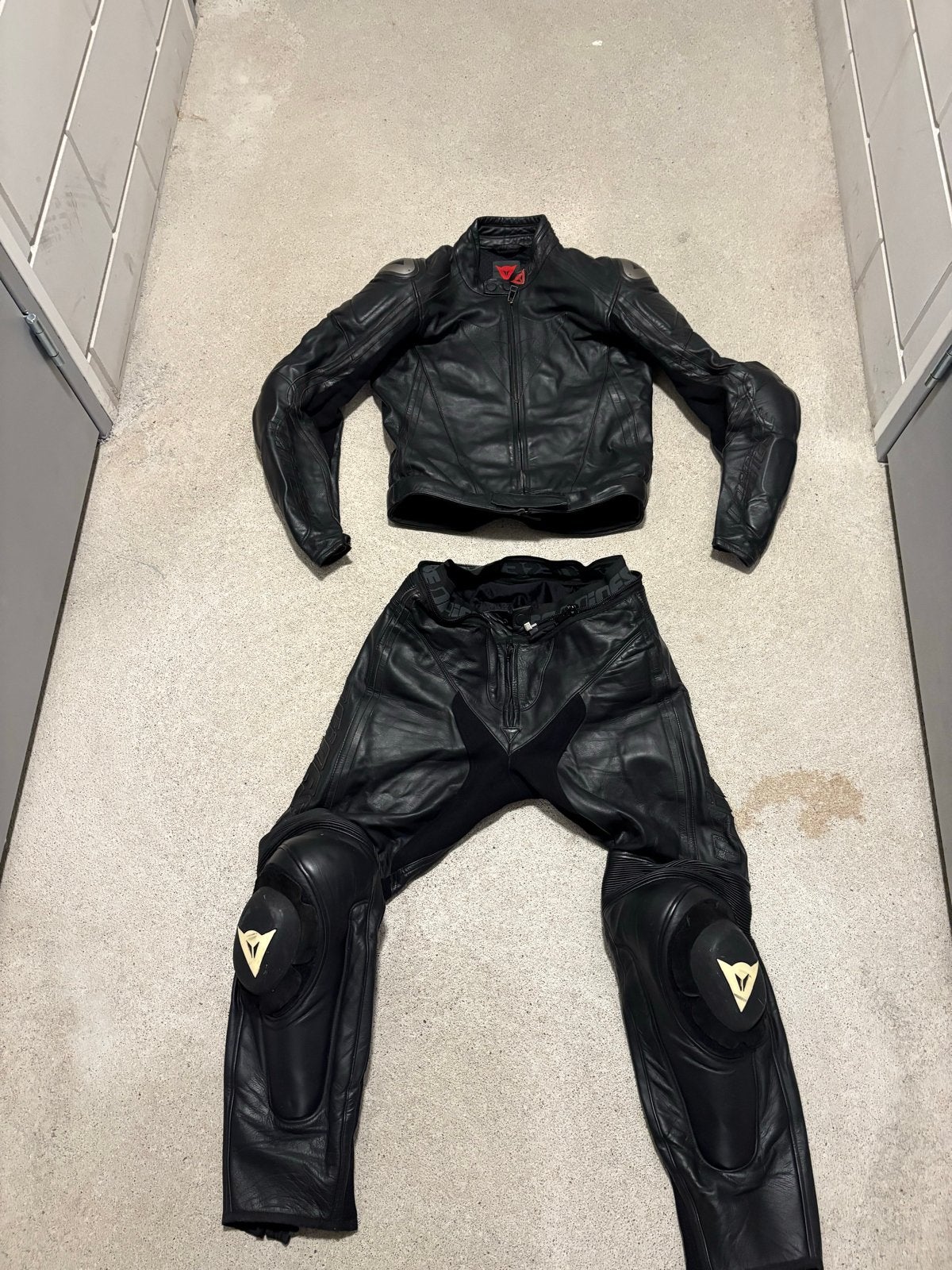 Dainese leren combipak (jas en broek), Motoren, Kleding | Motorkleding, Ophalen, Tweedehands, Heren, Combipak