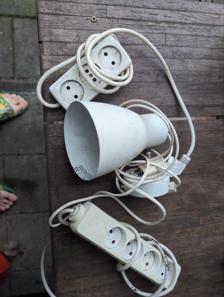 Gratis: lamp en stekkerdozen, Ophalen, Gebruikt, Functioneel