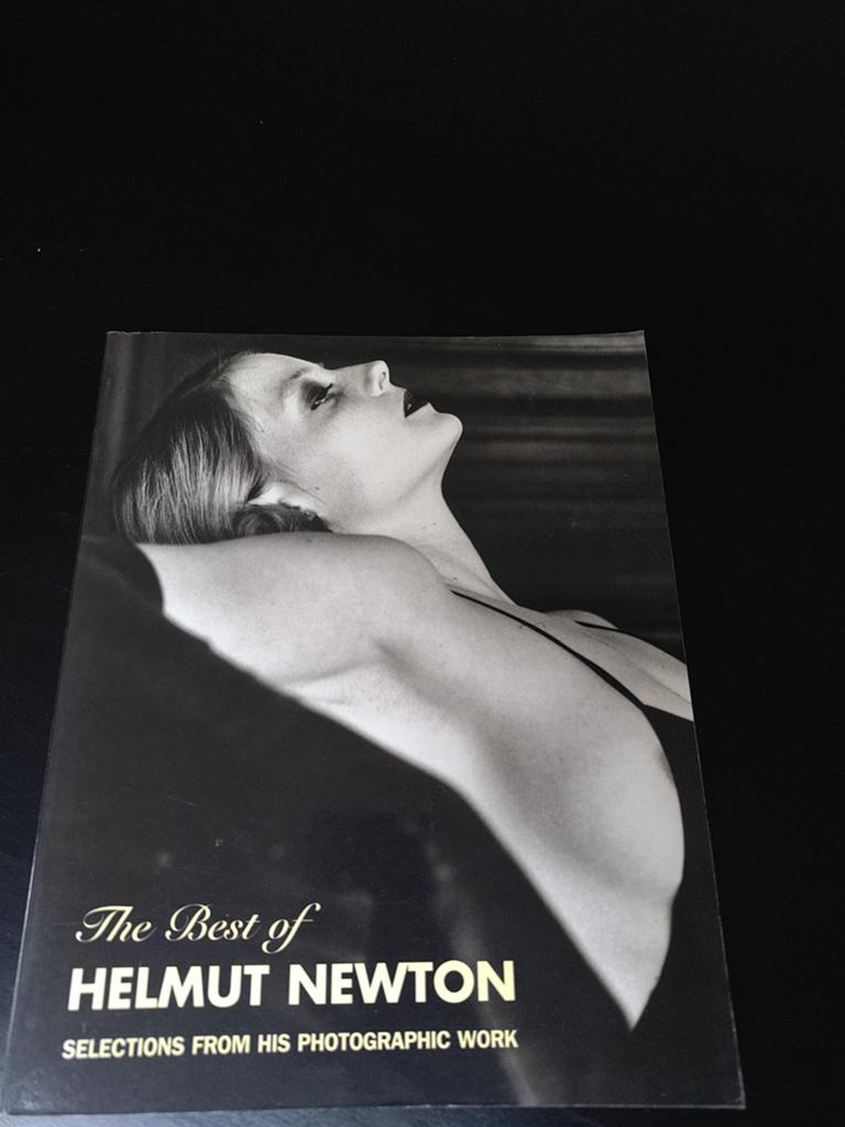 Helmut Newton: The Best Of - Fotoboek in perfecte staat, Boeken, Kunst en Cultuur | Fotografie en Design, Ophalen of Verzenden
