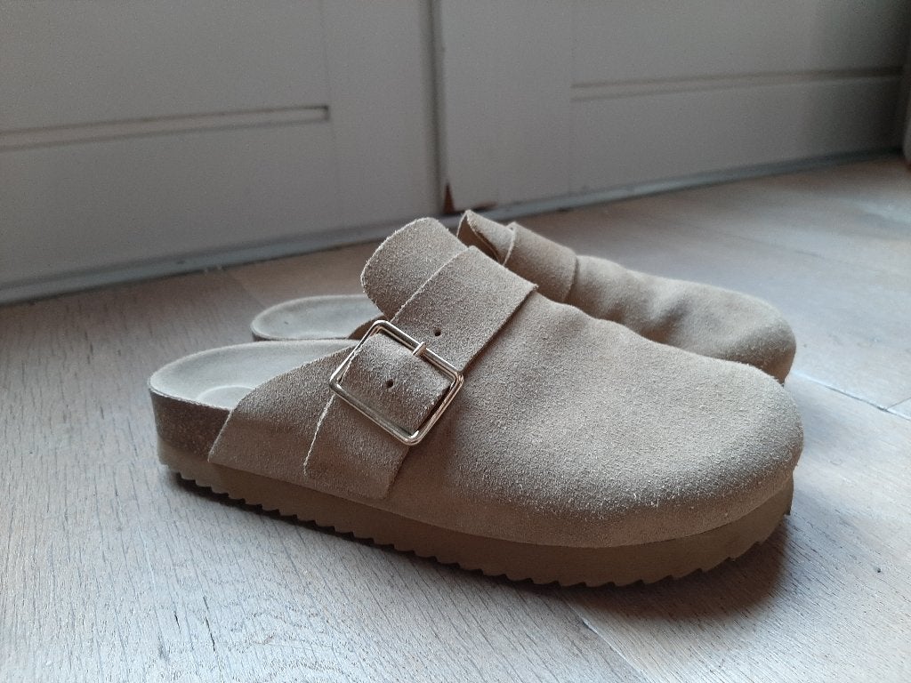 Bershka clogs / klompen / instappers, maat 36, Kleding | Dames, Schoenen, Beige, Overige typen, Gedragen, Bershka