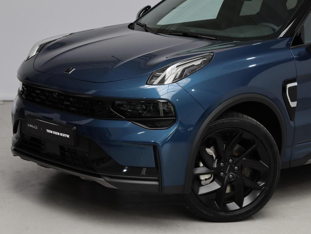 Lynk & Co 01 1.5 / Camera / Adaptive Cruise / Panoramadak /, Stof, Euro 6, Blauw, 120 €/maand