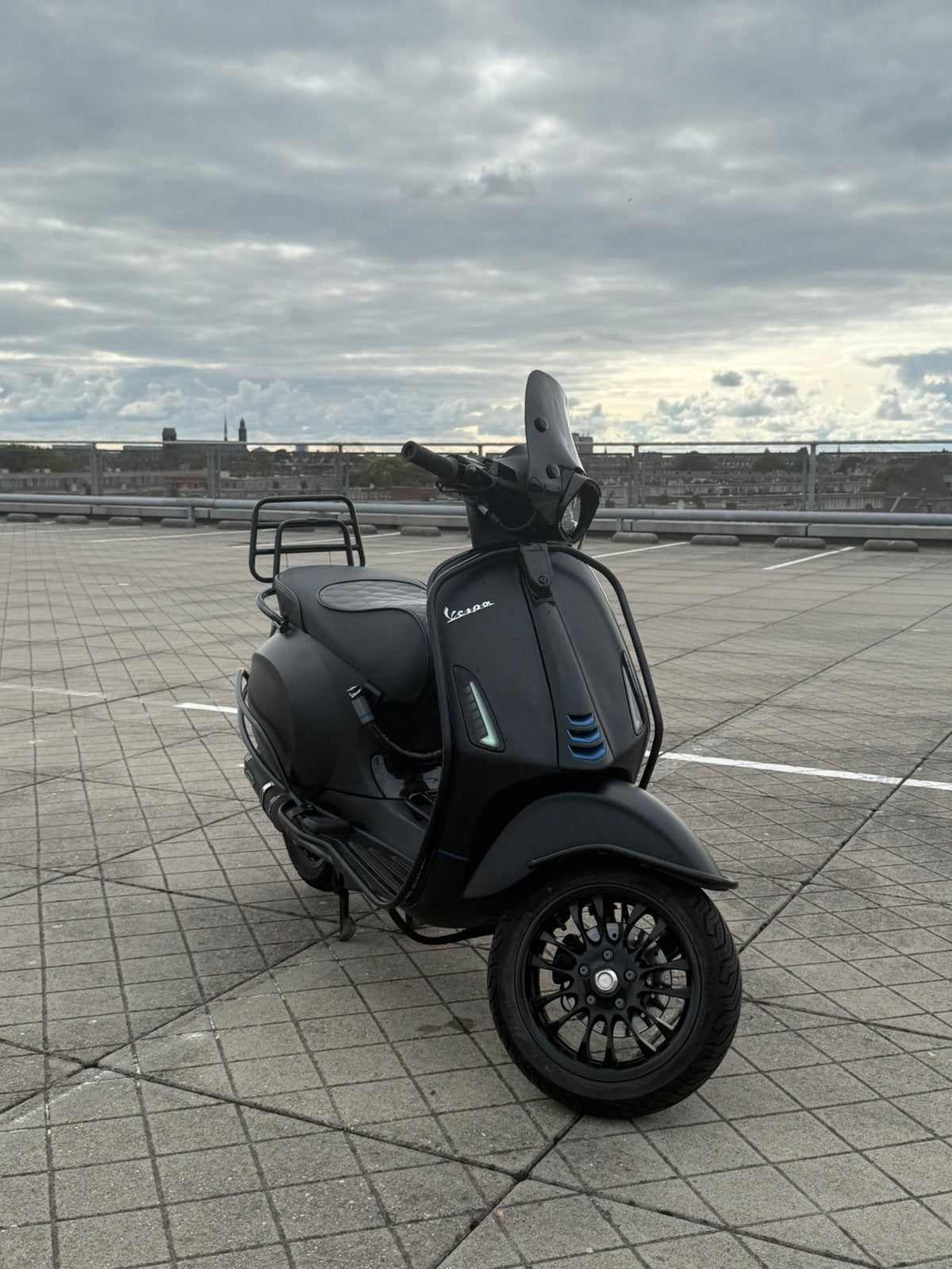 VESPA SPRINT FULL OPTION 2023, Fietsen en Brommers, Scooters | Vespa, Ophalen, Maximaal 45 km/u, Vespa S, Zo goed als nieuw