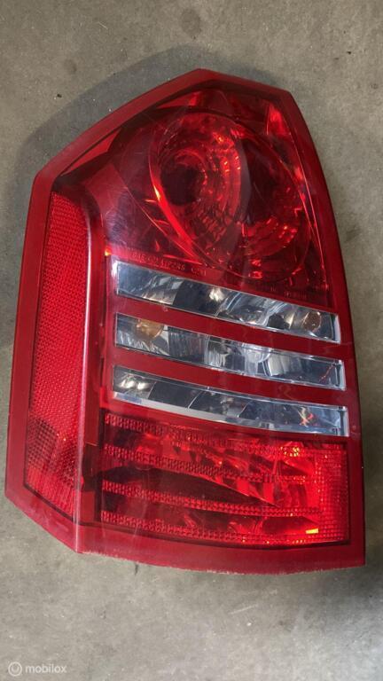 Achterlicht links origineel Chrysler 300C ('04-'11), Gebruikt, Chrysler, Ophalen of Verzenden, Chrysler
