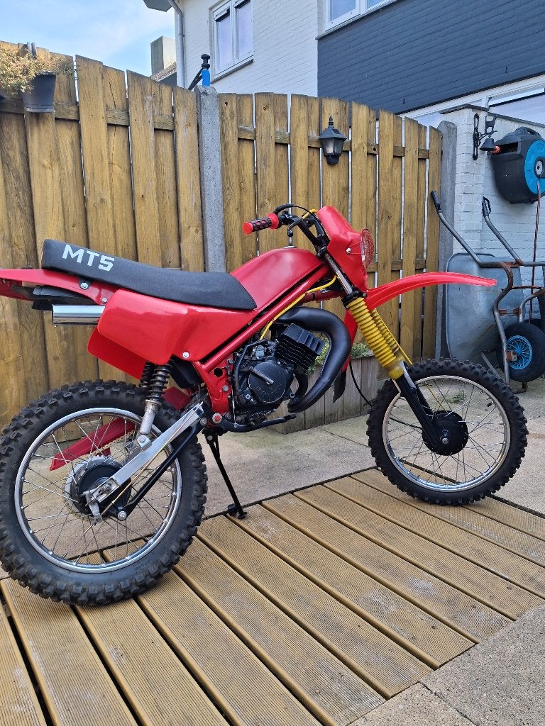 HONDA MT8 met een MT5 blok ( loopt wel ,maar valt  uit), Fietsen en Brommers, Ophalen, Gebruikt, 70 cc, 4 versnellingen