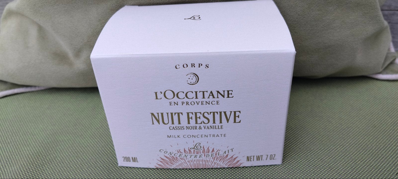 L'Occitane Nuit Festive Milk Concentrate 200ml, Ophalen of Verzenden, Nieuw, Gehele gezicht, Reiniging
