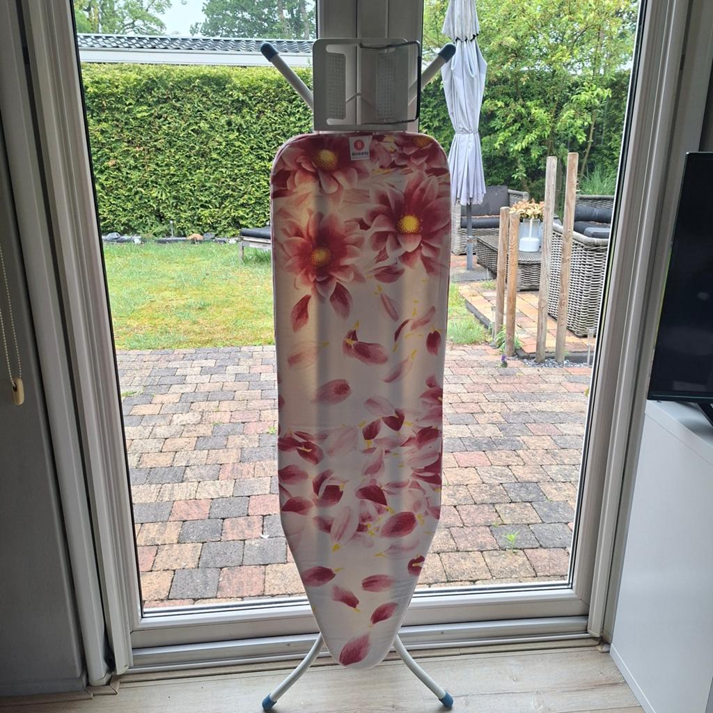 Brabantia Strijkplank 124x38cm - Bloemenprint, Witgoed en Apparatuur, Strijkijzers en Strijkplanken, Ophalen of Verzenden, Gebruikt