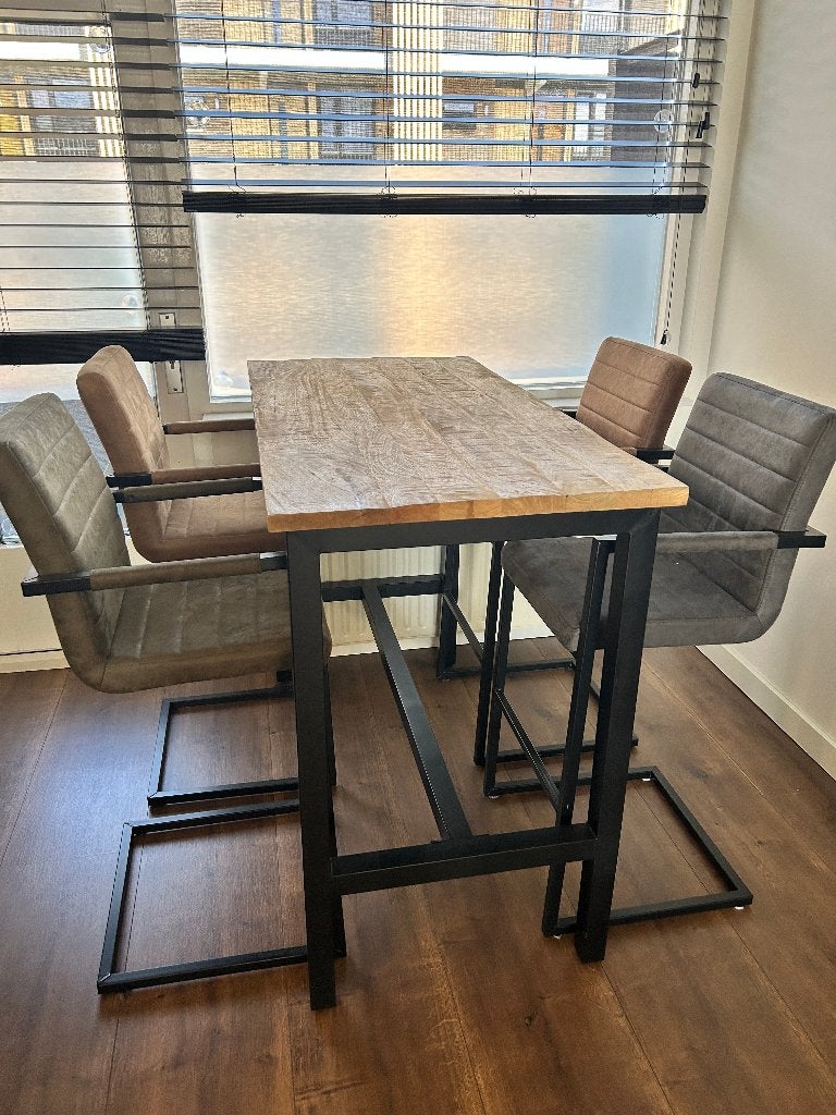Leen bakker bartafel + 4 stuks barkruk Lizzy, Ophalen, Gebruikt, 60 tot 90 cm, 4 krukken
