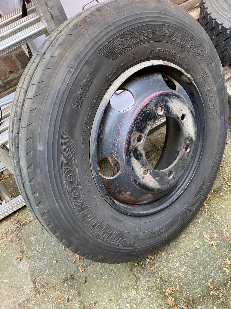 Mercedes Dudo 17.5 inc Banden en Velgen, Gebruikt, Banden en Velgen, 17 inch, All Season