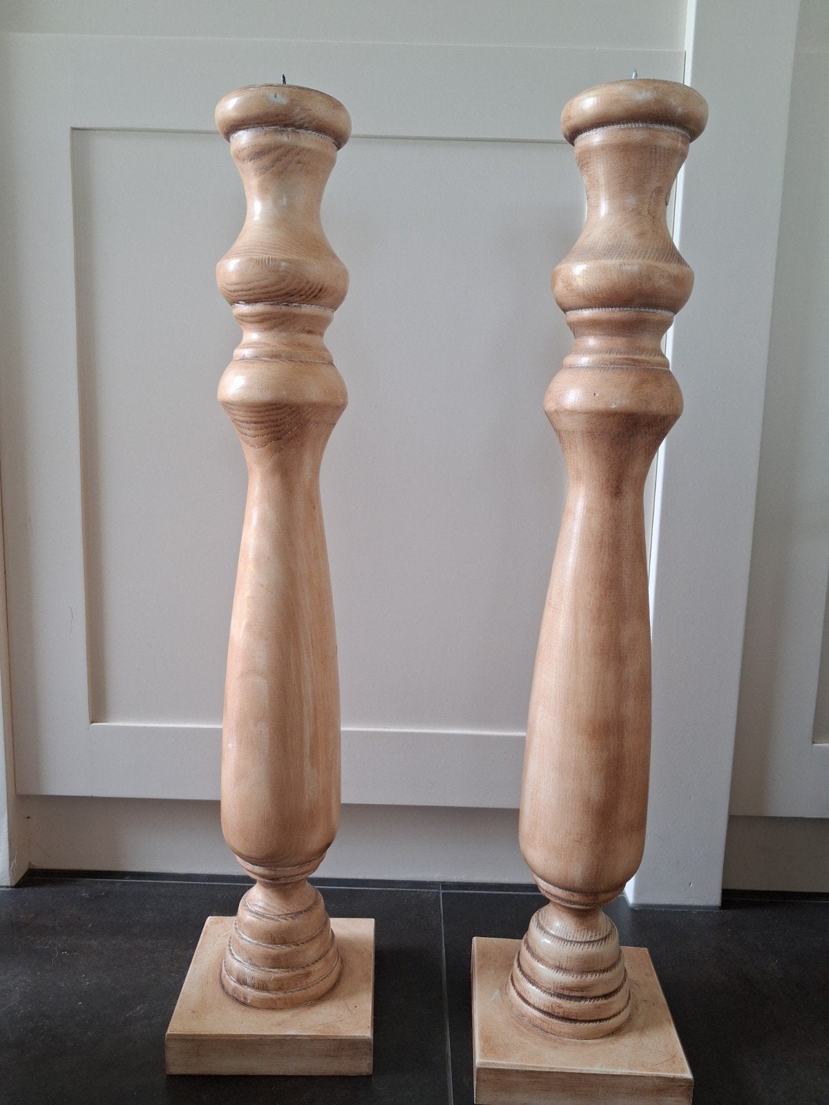 Te koop 2 houten kandelaars, Ophalen