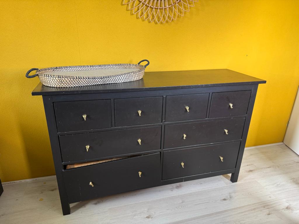 Hemnes ladekast zwart, Huis en Inrichting, Kasten | Ladekasten, Ophalen, Gebruikt, 5 laden of meer, 150 tot 200 cm