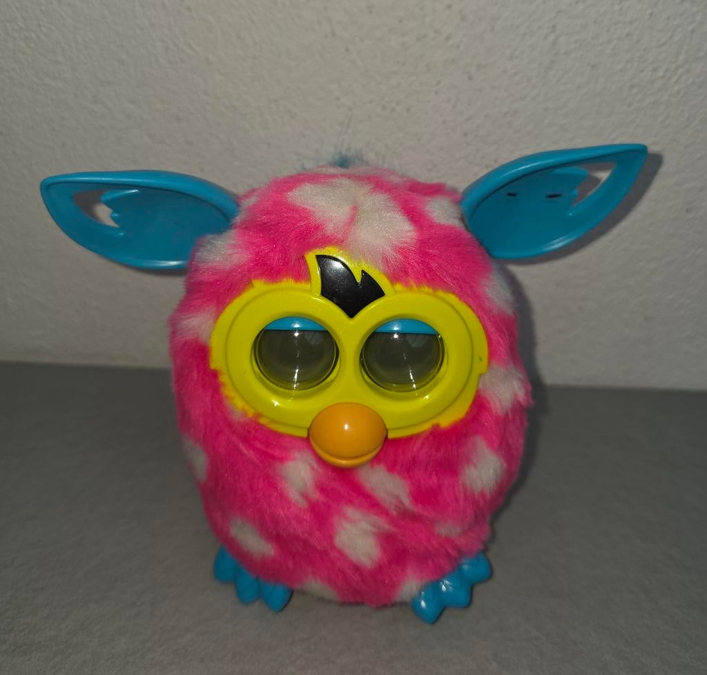 Roze Furby met witte stippen mattel 2013, Ophalen of Verzenden, Jongen of Meisje