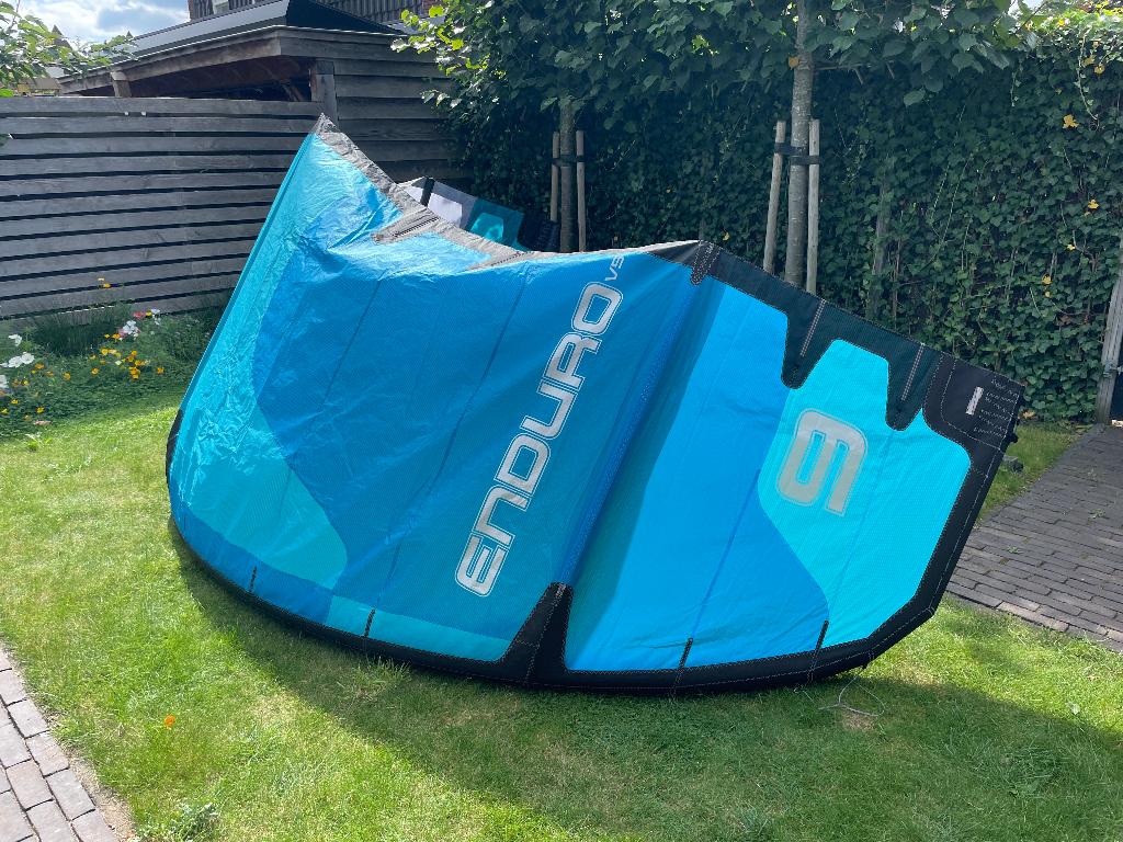 Ozone enduro V5 9m  z.g.a.n, Watersport en Boten, Kitesurfen, 9 m², Geen board, Ophalen of Verzenden, Zo goed als nieuw