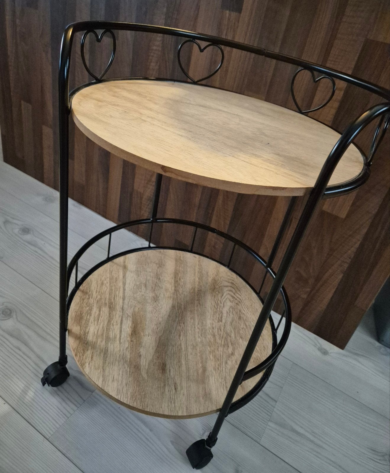 bijzet tafeltje cq trolley met hartvormige details, Huis en Inrichting, Tafels | Bijzettafels, Ophalen, Rond, Minder dan 55 cm