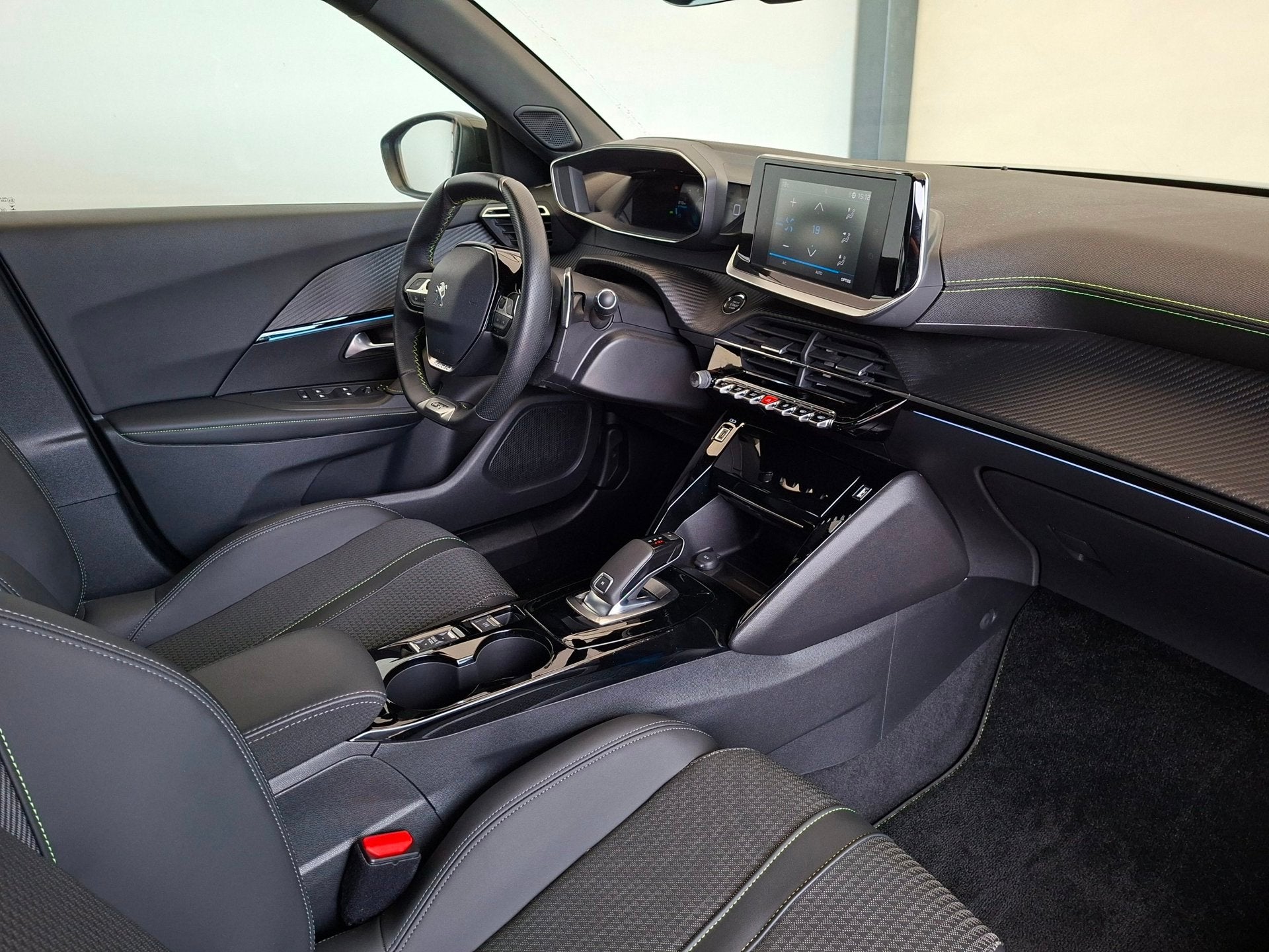 Peugeot 2008 1.2 PureTech GT-Line|Lage km stand|Digital dash, Auto's, Parkeersensor, Gebruikt, 1199 cc, Blauw