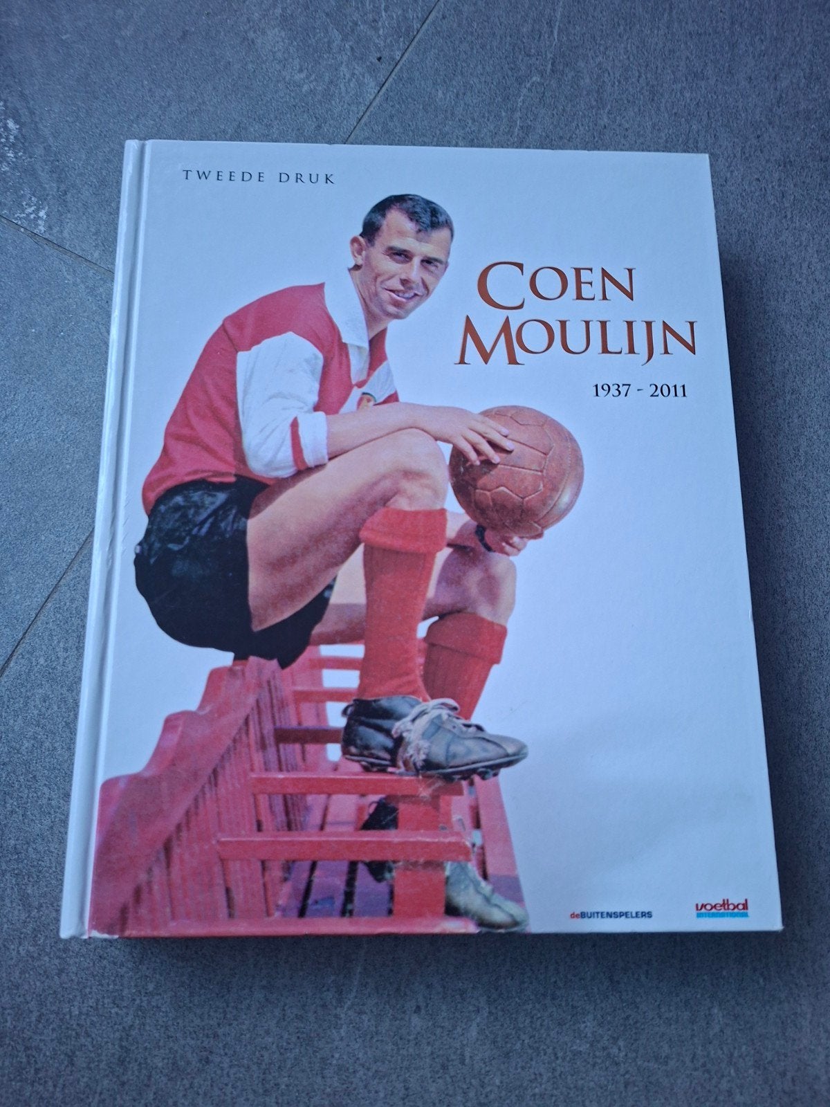 Coen Moulijn 1937-2011 - Voetbal biografie, Ophalen of Verzenden, Zo goed als nieuw, Hugo Borst, Cees van Cuilenborg, Johan Derksen e.a.