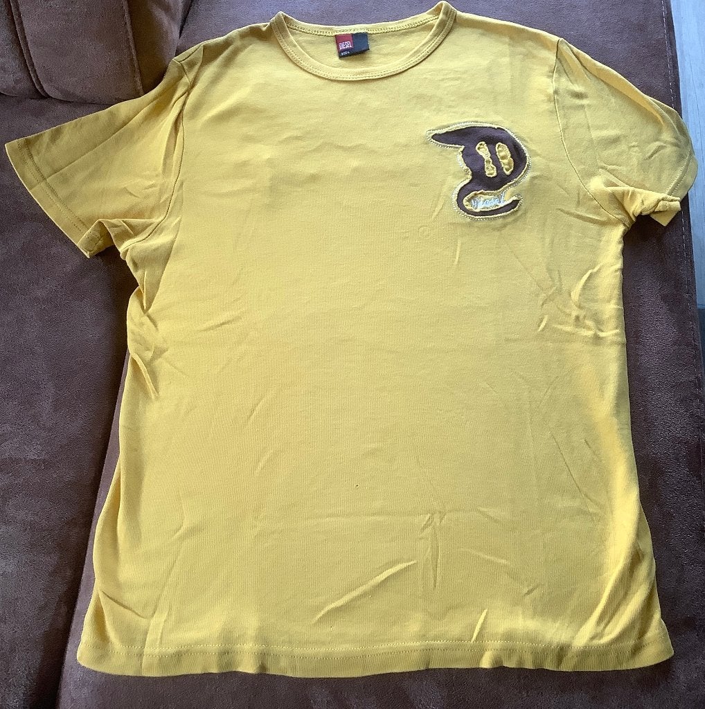 Diesel t-shirt geel met bruine opdruk maat L kleur mosterd, Geel, Maat 42/44 (L), Ophalen of Verzenden, Zo goed als nieuw