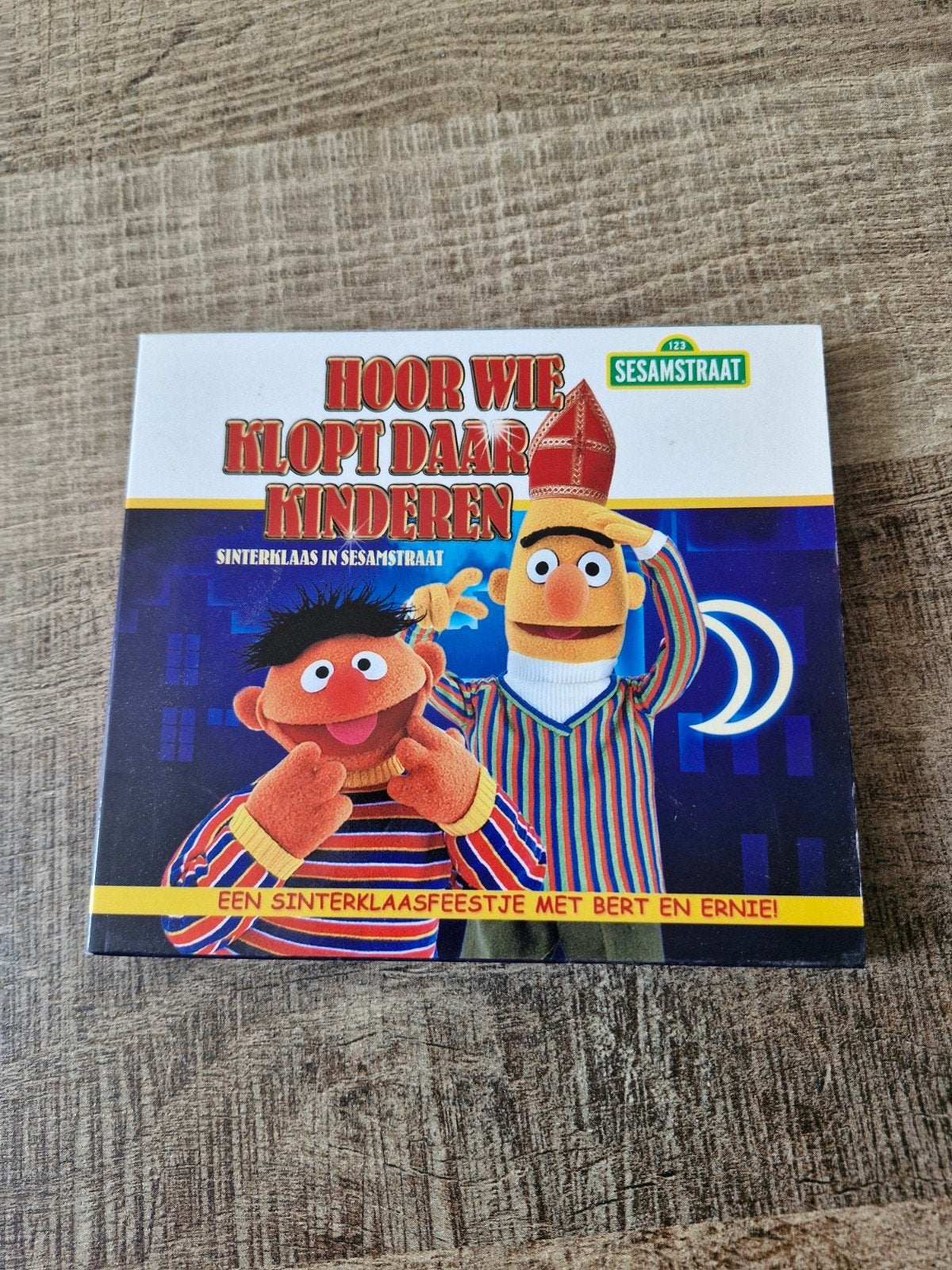 Hoort Wie Klopt Daar Kinderen  Sinterklaas in Sesamstraat CD, Cd's en Dvd's, Ophalen of Verzenden, Zo goed als nieuw