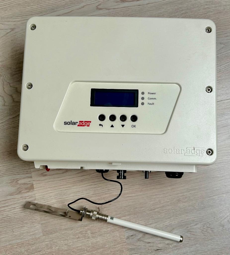 SolarEdge 2200W omvormer, Doe-het-zelf en Verbouw, Zonnepanelen en Toebehoren, Ophalen of Verzenden, Zo goed als nieuw, Overige typen