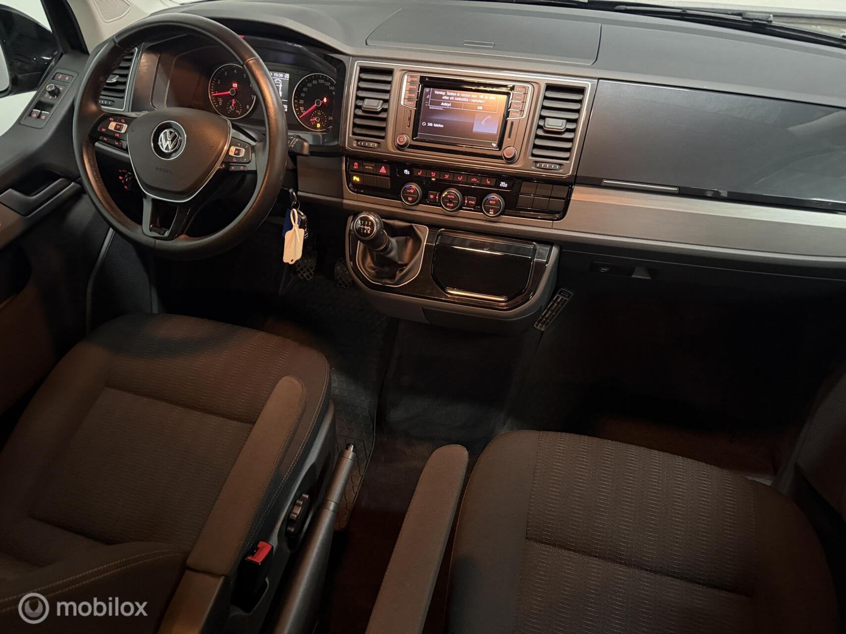 Volkswagen Transporter Multivan 2.0 TSI Comfortline ADAPTIVE, Auto's, Volkswagen, Zwart, Bedrijf, Handgeschakeld, 2850 kg