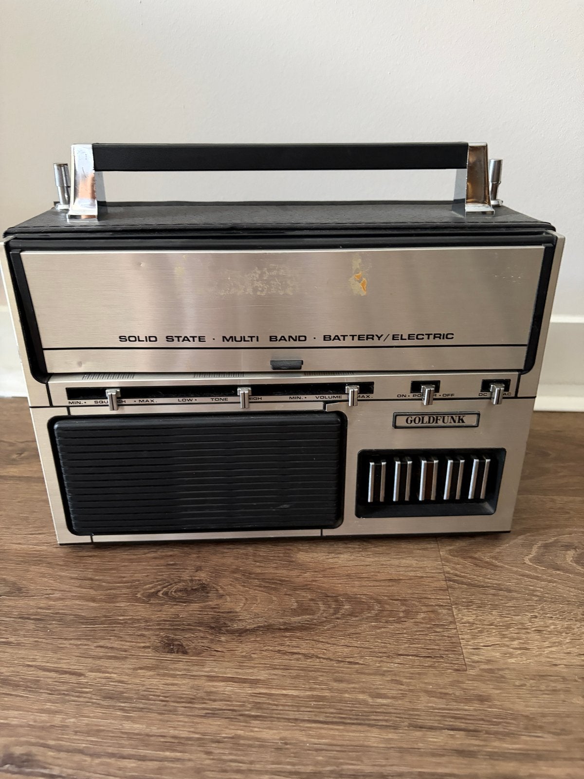 Vintage Goldfunk Radio - Multi Band, Batterij/Elektrisch, Ophalen of Verzenden, Gebruikt, Radio