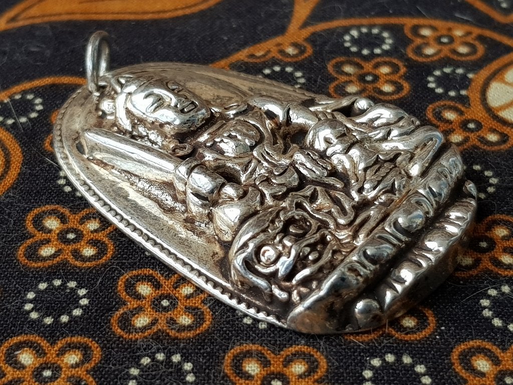 Mooie oude Oosterse Boeddha hanger van zilverbrons 6 cm., Ophalen of Verzenden