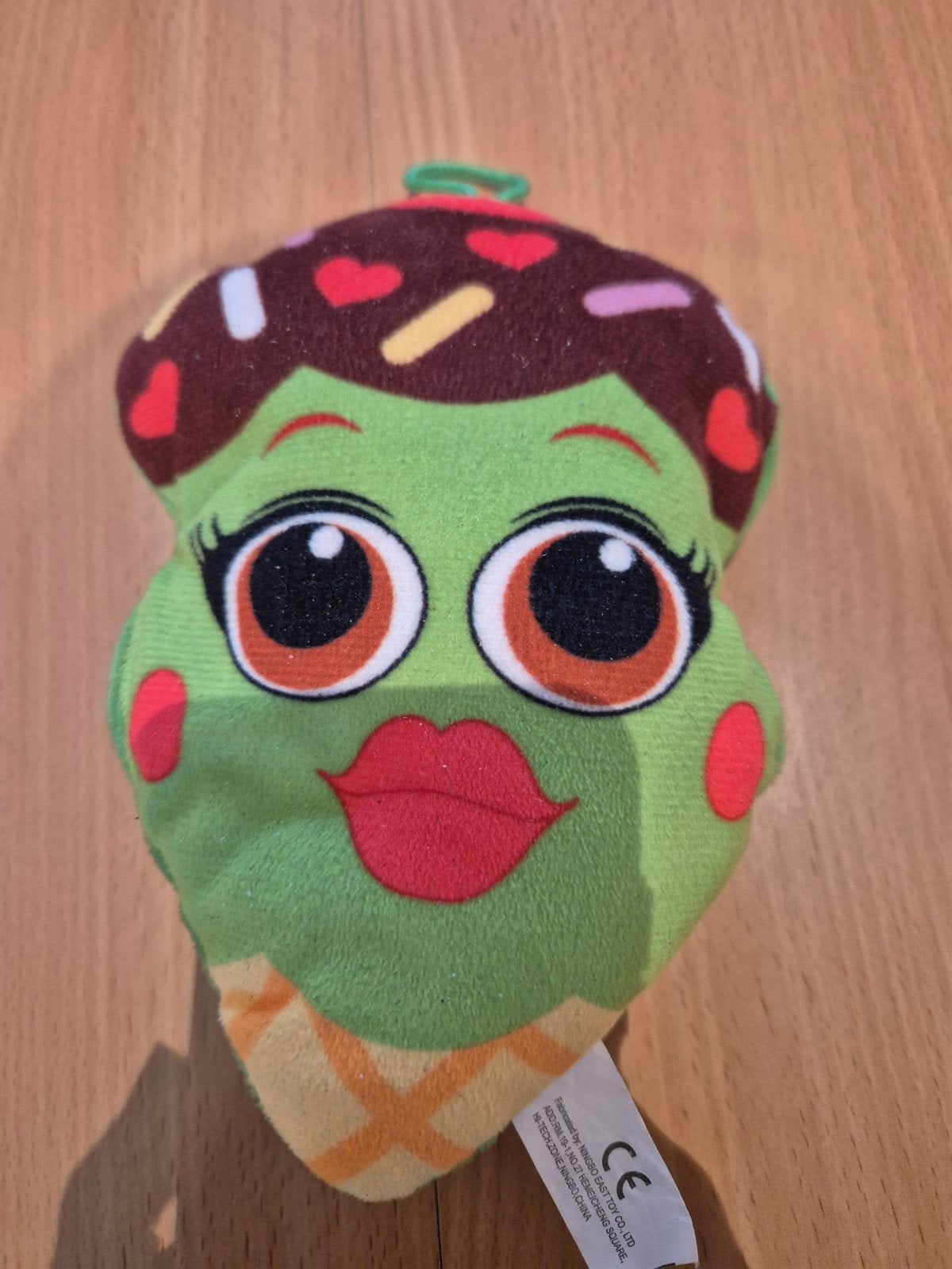 Uniek felgroen ijsje knuffel met grote ogen en lippen, Ophalen of Verzenden